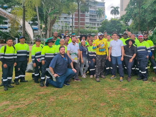 Grupo Melo dona Abonat al Municipio de Panamá para mil guayacanes