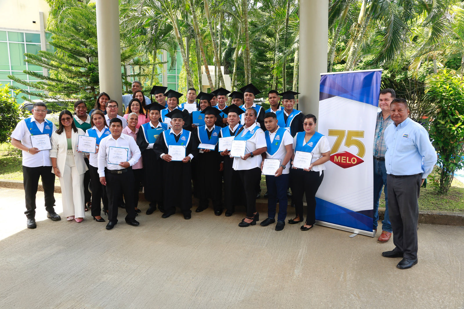 Load video: Graduación IPER 2024 - Colaboradores Grupo Melo.